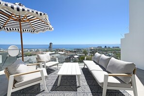 Property grounds - Spacious 3 Bedroom Villa | BBQ | Pool | Ocean View (Cape Town)