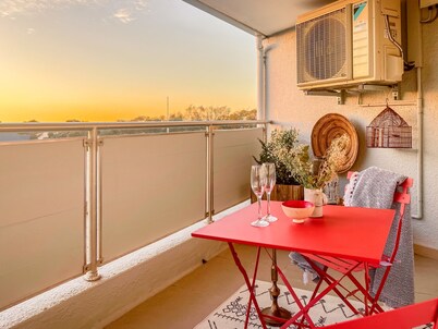 Modern One Bed | Central Green Point | Stadium