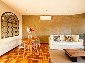 Interior - Modern One Bed | Central Green Point | Stadium (Cape Town)