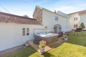 Terrace/patio - 3 Bed in Fairy Cross (oc-g32972) (Ford)