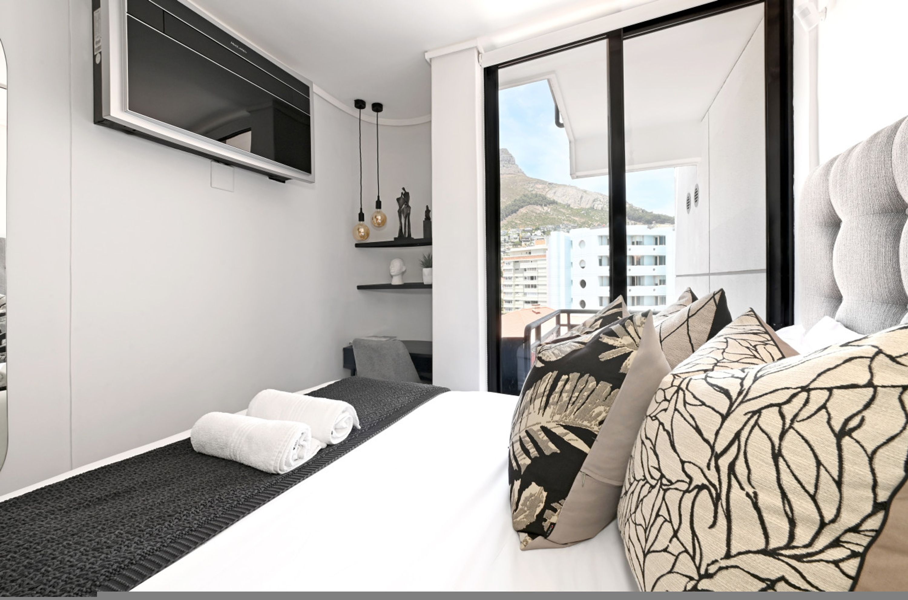 Ferros/tábuas de passar roupa, Wi-Fi de cortesia, roupa de cama