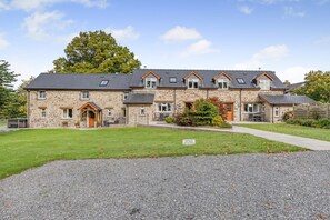 Exterior - 3 Bed in Ponthirwaun (oc-t33294) (Ponthirwaun)