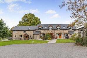 Exterior - 3 Bed in Ponthirwaun (oc-t33294) (Ponthirwaun)