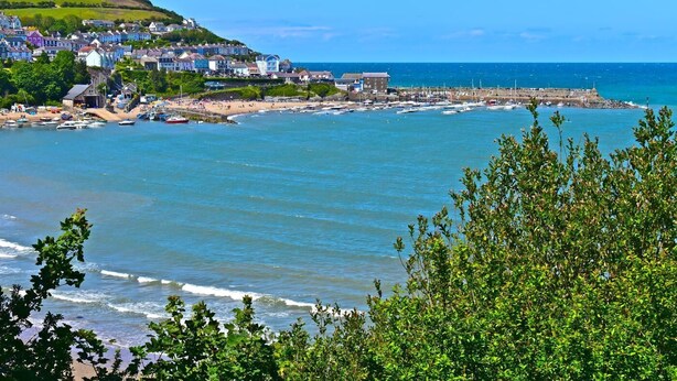 Beach - 3 Bed in Ponthirwaun (oc-t33294) (Ponthirwaun)