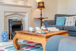 TV - 3 Bed in Fowey (oc-o33078) (Fowey)