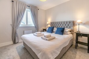 Travel cot, free WiFi, bed sheets - 3 Bed in Fowey (oc-s33234) (Fowey)
