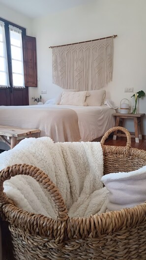 Iron/ironing board, WiFi, bed sheets - Casa Rural Selmo in the Heart of Asturias (Zancornio)