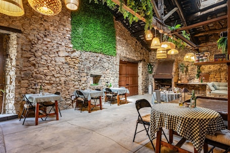 Outdoor dining. Casa Rural Selmo in the Heart of Asturias