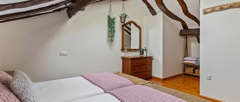 Iron/ironing board, WiFi, bed sheets