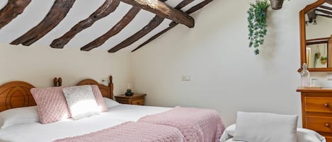 Iron/ironing board, WiFi, bed sheets