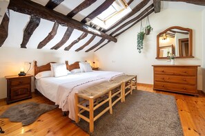 Iron/ironing board, WiFi, bed sheets - Casa Rural Selmo in the Heart of Asturias (Zancornio)