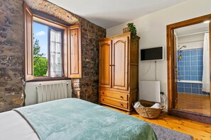 مكواة/لوح كي وواي فاي وملاءات أسرّة