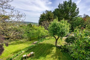 Property grounds - Casa Rural Selmo in the Heart of Asturias (Zancornio)