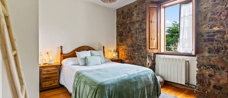 Ferros/tábuas de passar roupa, Wi-Fi, roupa de cama