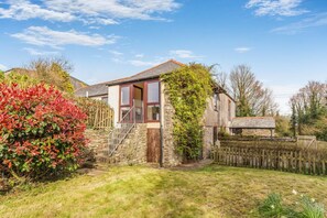 Exterior - 3 Bed in Woodford (oc-f33368) (Woodford)