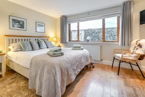 Een strijkplank/strijkijzer, gratis wifi, beddengoed
