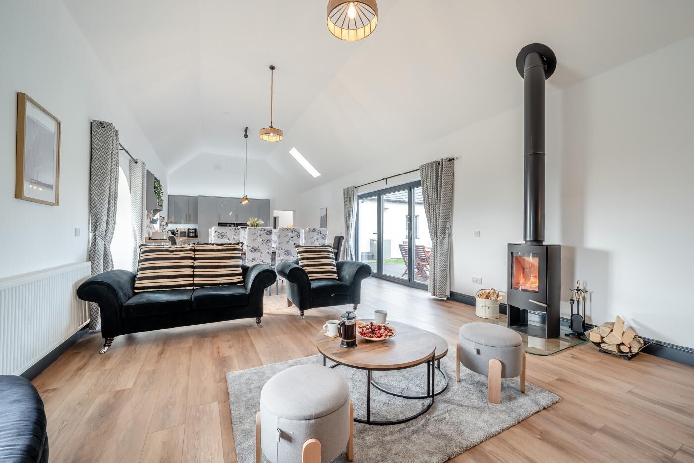 Télévision, cheminée