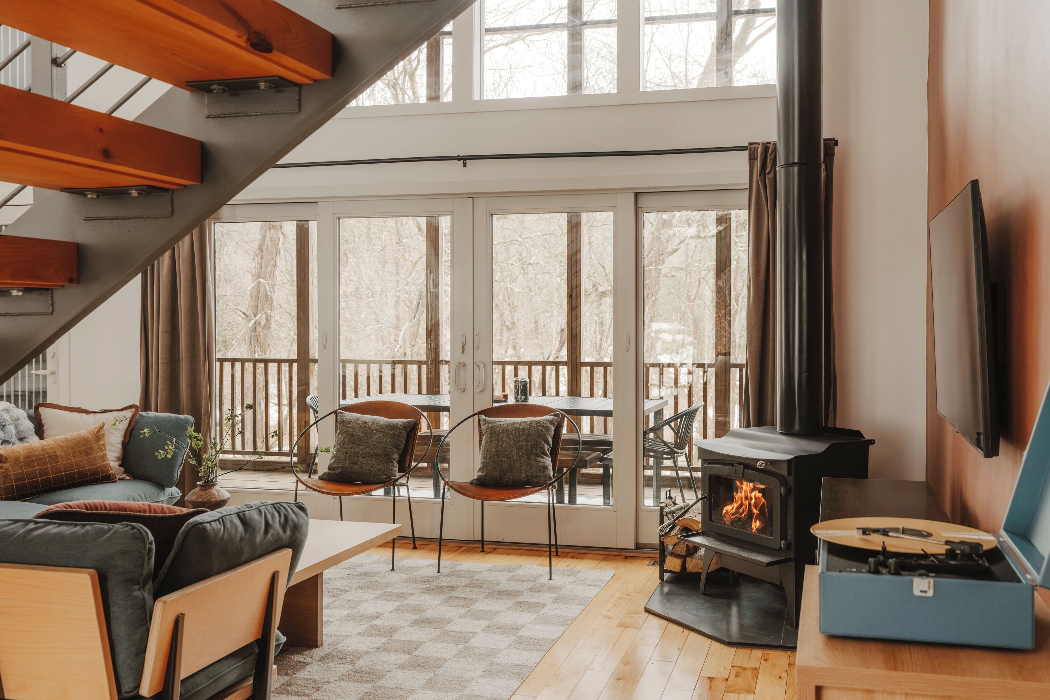 TV, fireplace, ping pong