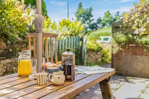 Outdoor dining - 2 Bed in St. Martin (oc-b33430) (Saint Martin-by-Looe)