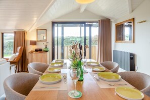 Dining - 2 Bed in Aberdaron (oc-o33727) (Aberdaron)