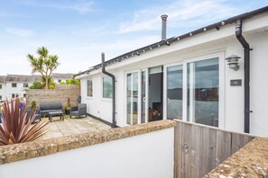 Terrace/patio - 3 Bed in Abersoch (oc-c33667) (Abersoch)