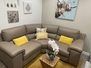 TV - 1 Bed in Inverness (oc-a33726) (Inverness)