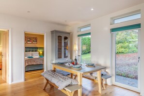 Dining - 2 Bed in Harrowbarrow (oc-w33960) (Harrowbarrow)