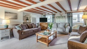 Living area - 4 Bed in Shebbear (oc-a33728) (Shebbear)