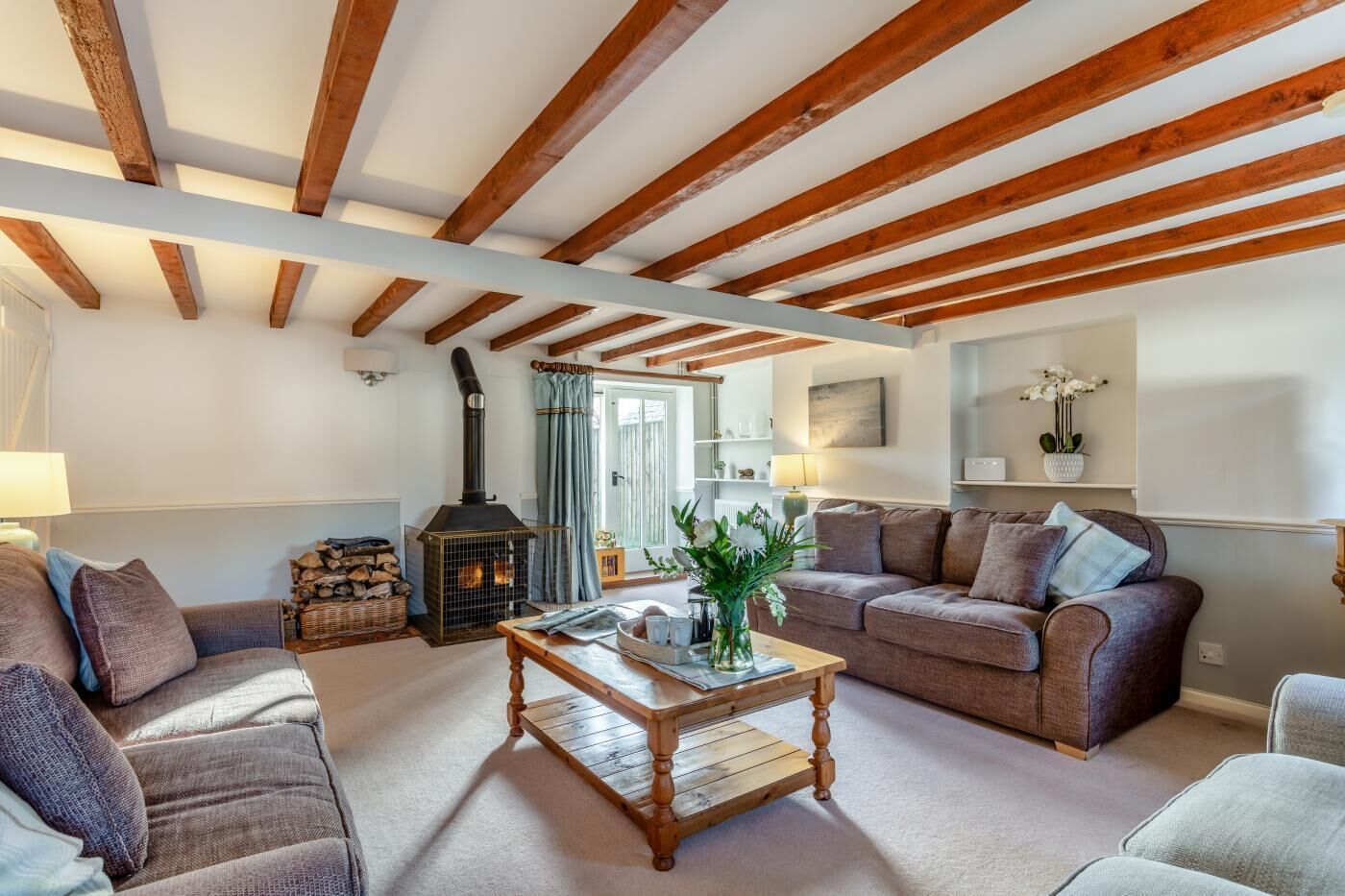 Televisie en een open haard