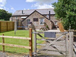 Outdoor dining - 4 Bed in Shebbear (oc-l33729) (Shebbear)