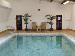 Indoor pool - 4 Bed in Shebbear (oc-l33729) (Shebbear)