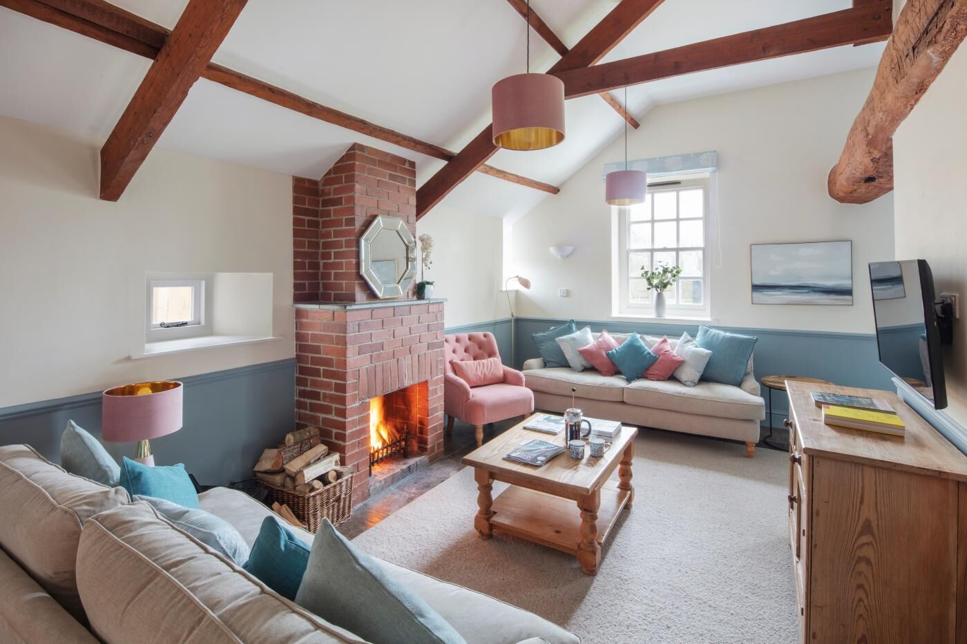 Télévision, cheminée