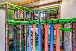 Children’s area - 4 Bed in Shebbear (oc-w33730) (Shebbear)