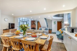 Interior - 4 Bed in Shebbear (oc-w33730) (Shebbear)