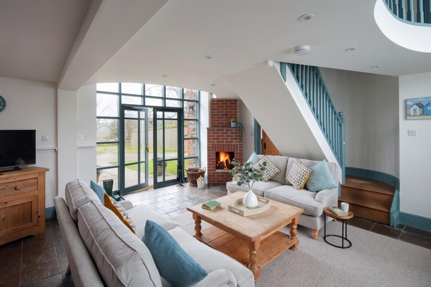 Télévision, cheminée