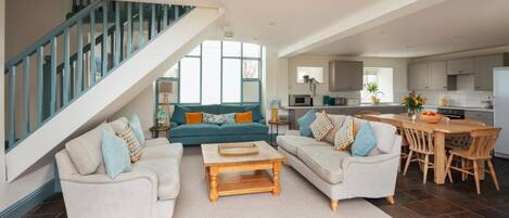 Televisión, chimenea