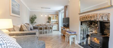 Télévision, cheminée