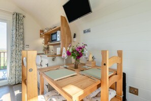 Dining - 1 Bed in Marden (oc-r33957) (Marden)