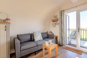 TV - 1 Bed in Marden (oc-r33957) (Marden)