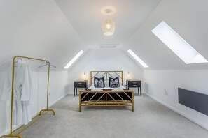 Fer et planche à repasser, Wi-Fi gratuit, draps fournis