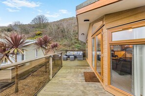 Terrace/patio - 3 Bed in Tresaith (oc-g34073) (Tresaith)