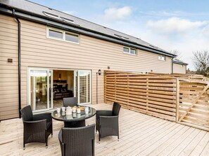 Outdoor dining - 2 Bed in Alnwick (oc-80497) (Newton-by-the-Sea)