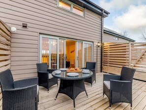 Outdoor dining - 2 Bed in Alnwick (oc-80498) (Newton-by-the-Sea)