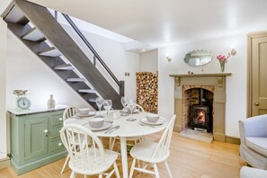 Dining - 2 Bed in Sheringham (oc-r34134) (Sheringham)