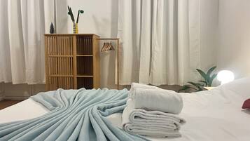 Iron/ironing board, internet, bed sheets