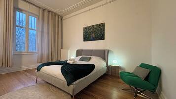 Fer et planche Ă repasser, accĂšs Internet, draps fournis