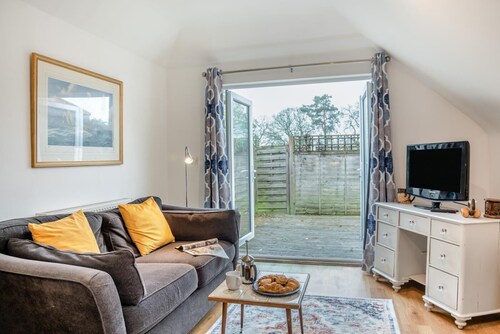 1 Bed in Hindhead (oc-w34256)