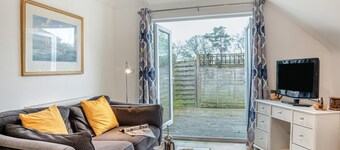1 Bed in Hindhead (oc-w34256)