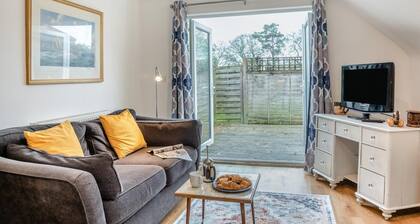 1 Bed in Hindhead (oc-w34256)