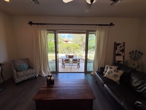 Smart TV, books - Luxury Vacation Rental in historic Tubac, Arizona --Come see Southern Arizona! (Tubac)
